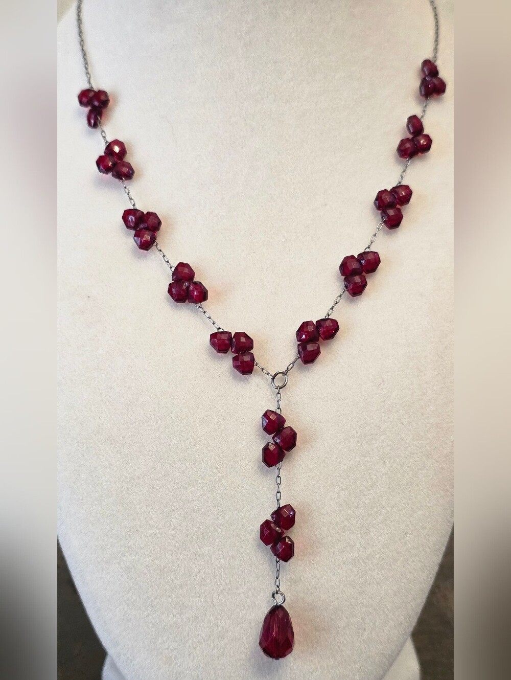 Vintage 1928 Jewelry Co Lariat " Y" necklace 18"